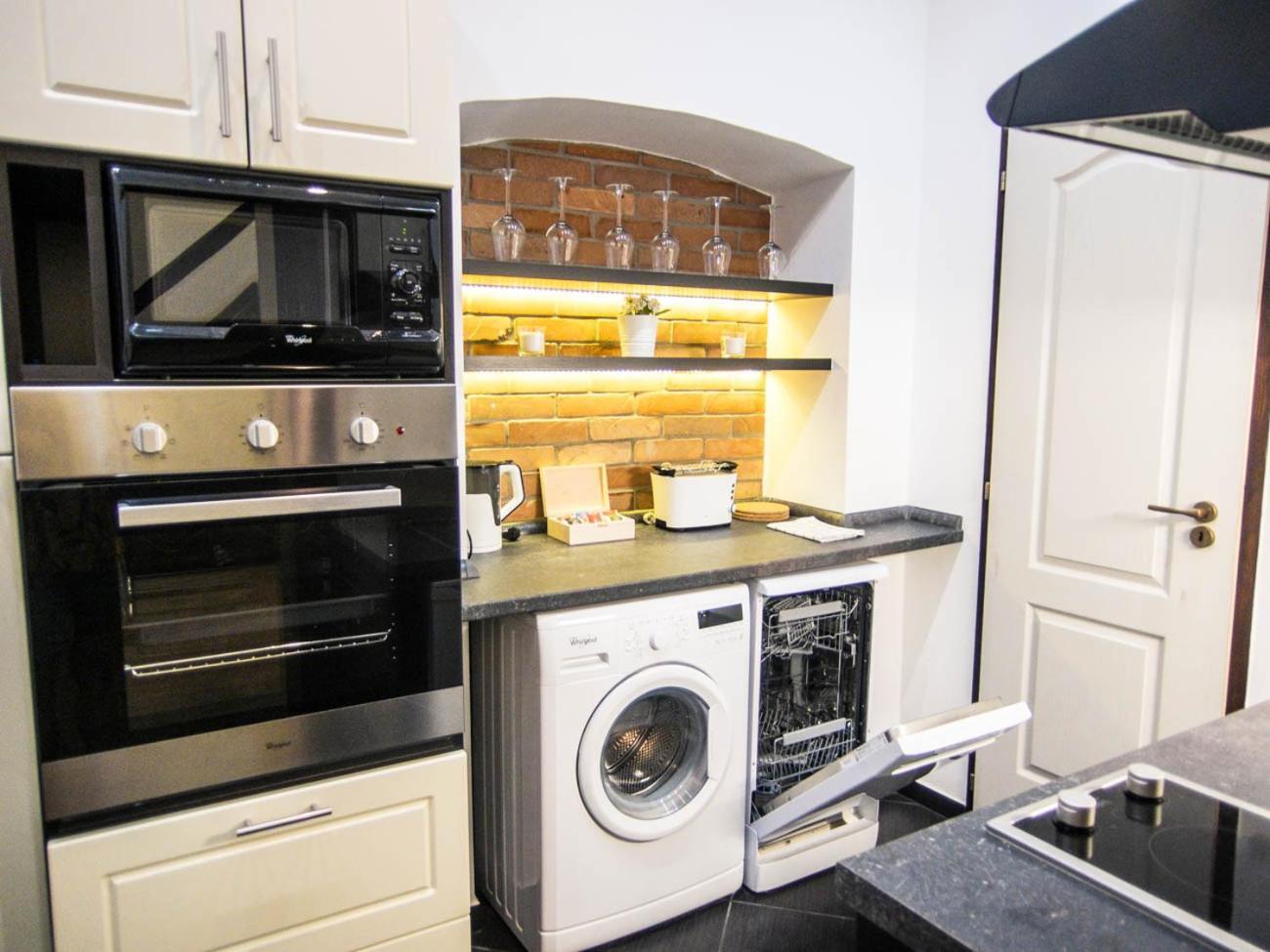 Goldcentral Akacfa Apartamento Budapest